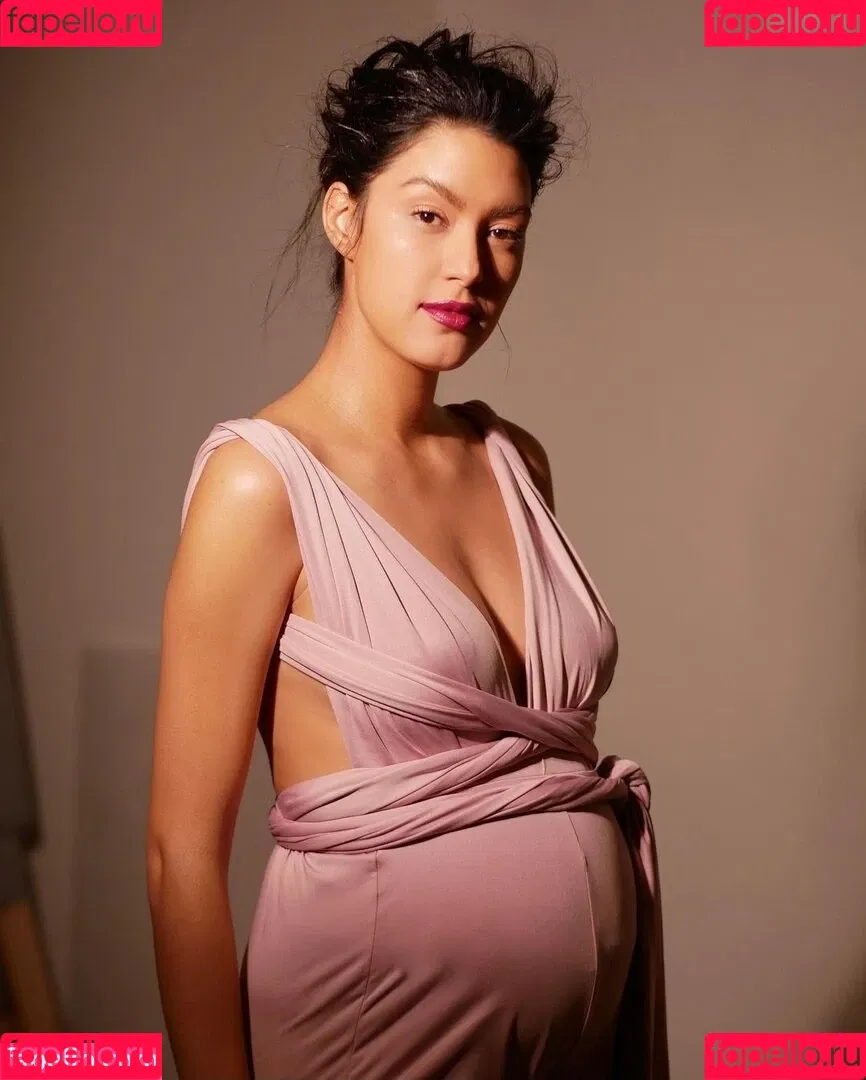 Rebecca Mir / sarahtoninx9_ Onlyfans Photo Gallery 