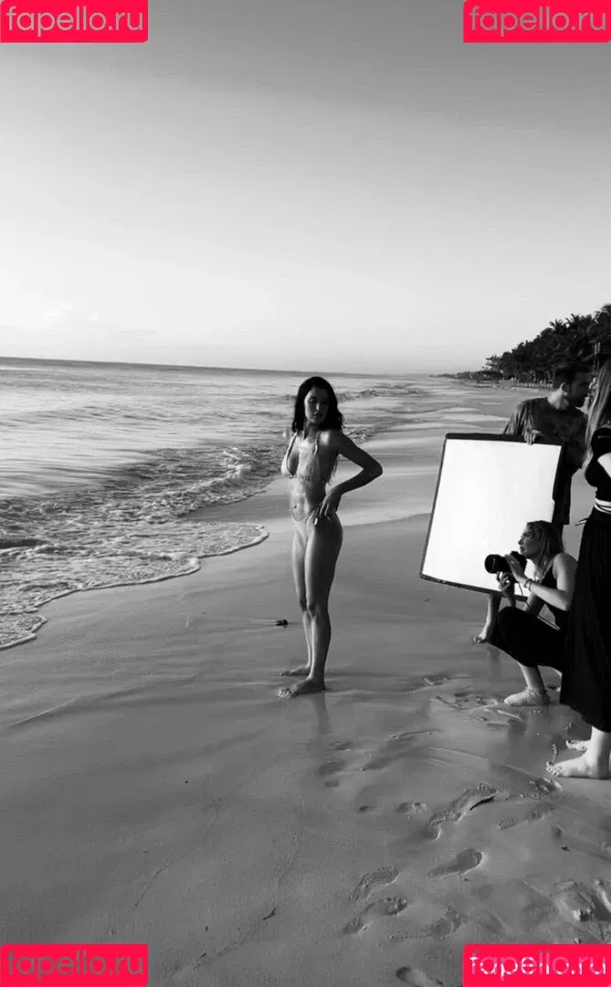 Rebecca Mir / sarahtoninx9_ Onlyfans Photo Gallery 