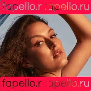 Rebecca Mir / sarahtoninx9_ Onlyfans Photo Gallery 