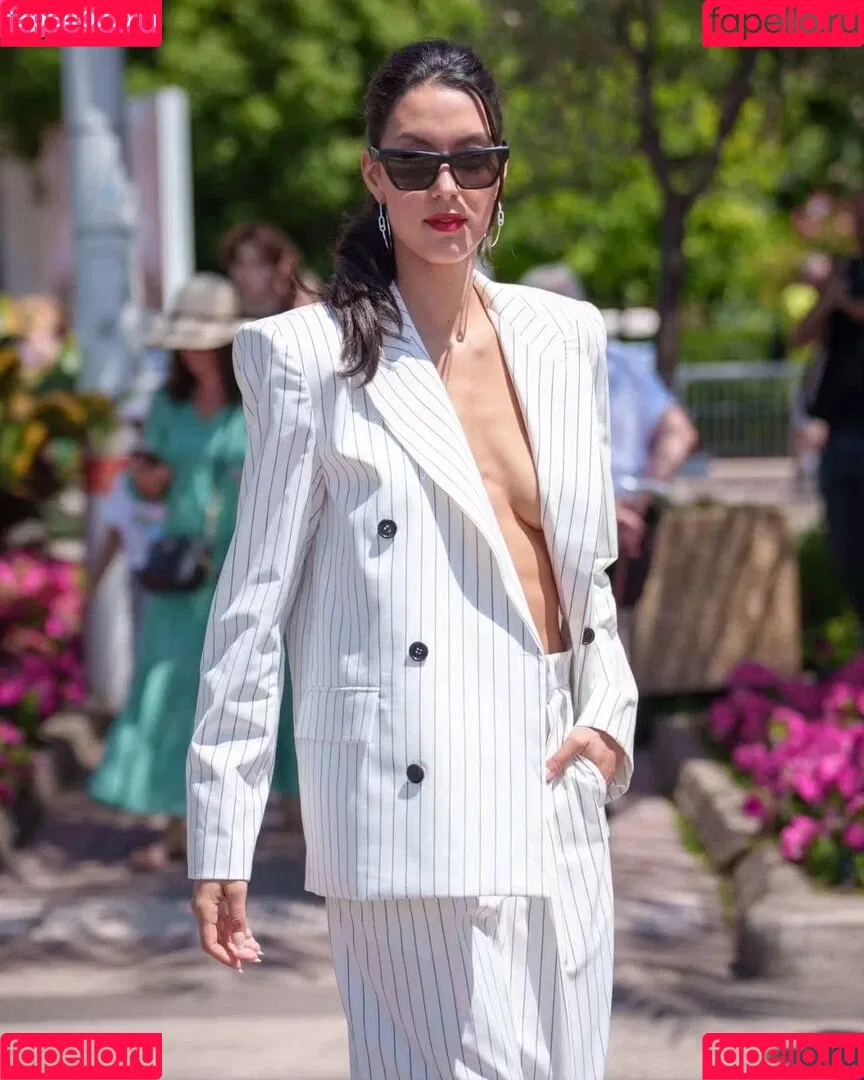 Rebecca Mir / sarahtoninx9_ Onlyfans Photo Gallery 