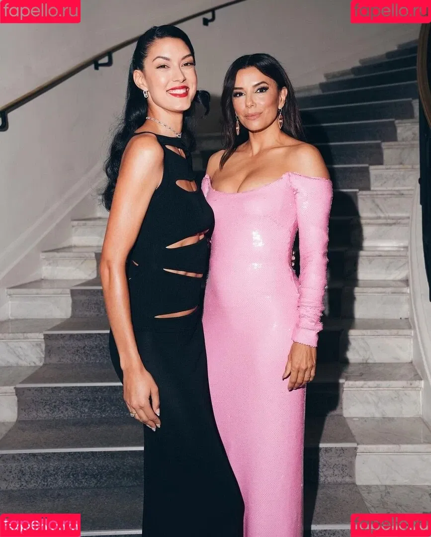 Rebecca Mir / sarahtoninx9_ Onlyfans Photo Gallery 