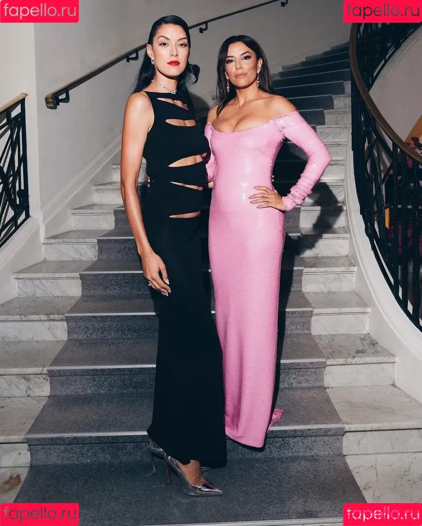 Rebecca Mir / sarahtoninx9_ Onlyfans Photo Gallery 