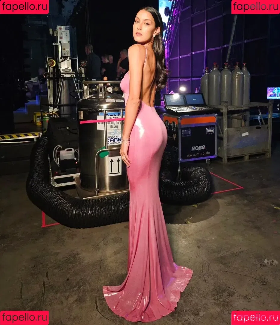 Rebecca Mir / sarahtoninx9_ Onlyfans Photo Gallery 