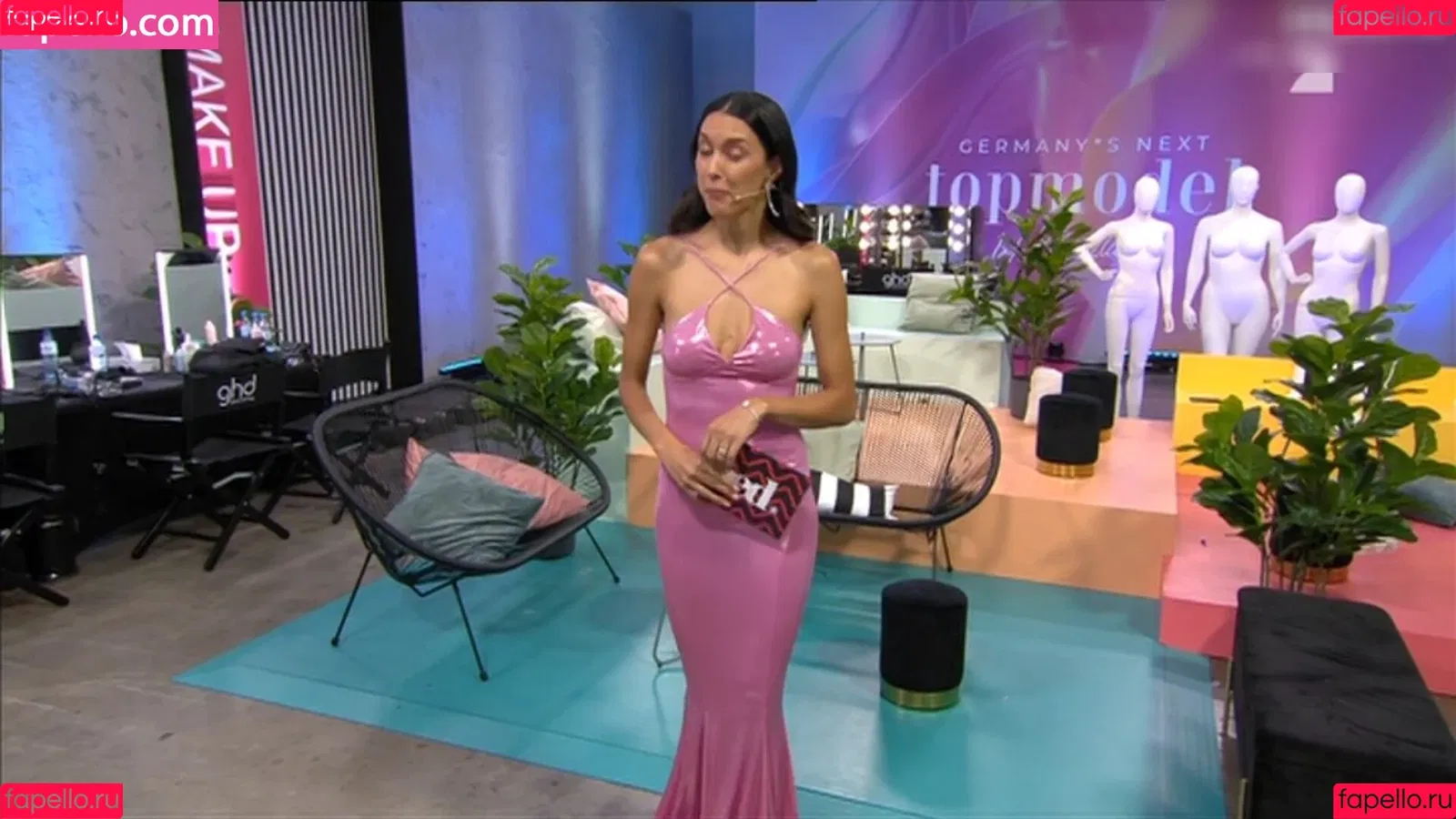 Rebecca Mir / sarahtoninx9_ Onlyfans Photo Gallery 