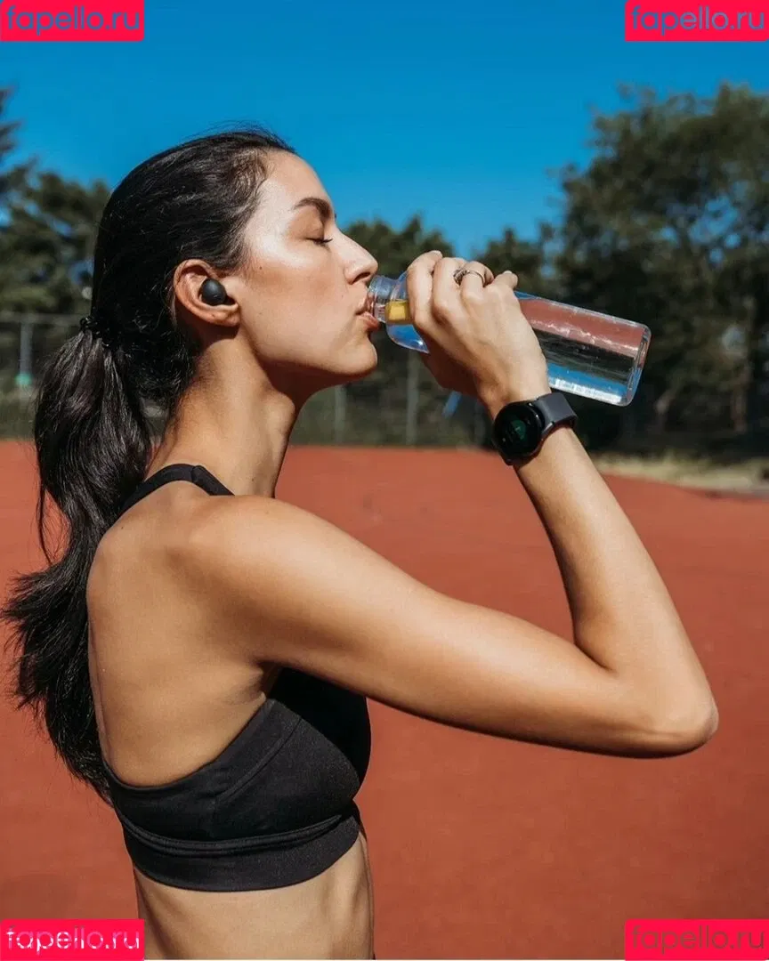 Rebecca Mir / sarahtoninx9_ Onlyfans Photo Gallery 