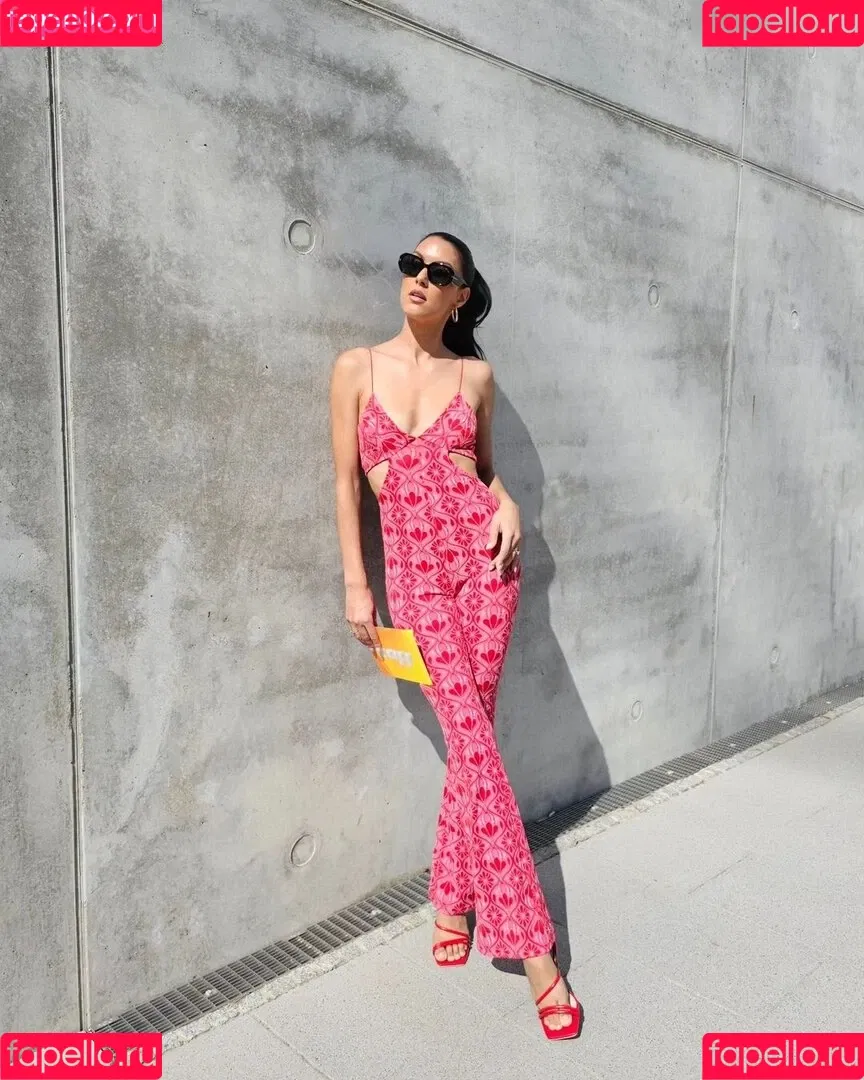 Rebecca Mir / sarahtoninx9_ Onlyfans Photo Gallery 