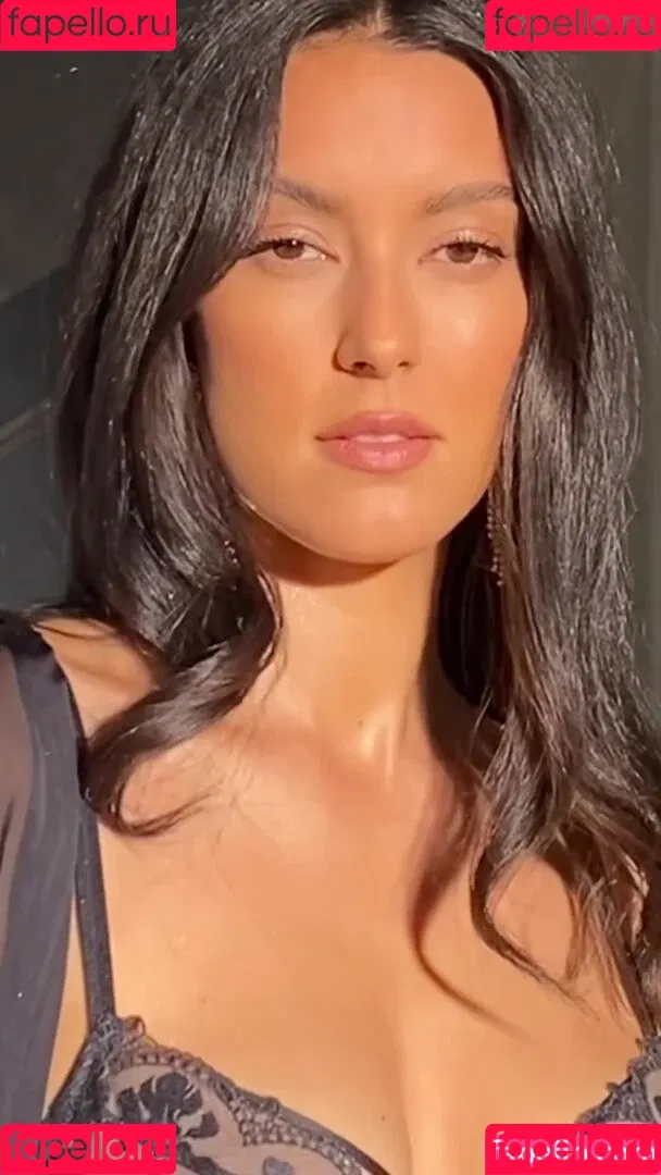 Rebecca Mir / sarahtoninx9_ Onlyfans Photo Gallery 