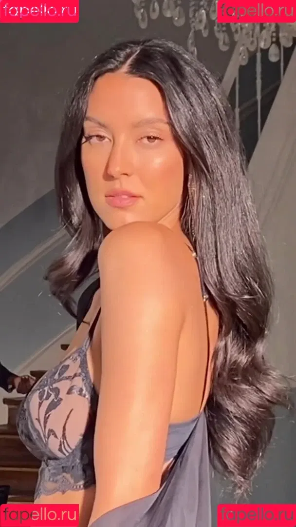 Rebecca Mir / sarahtoninx9_ Onlyfans Photo Gallery 