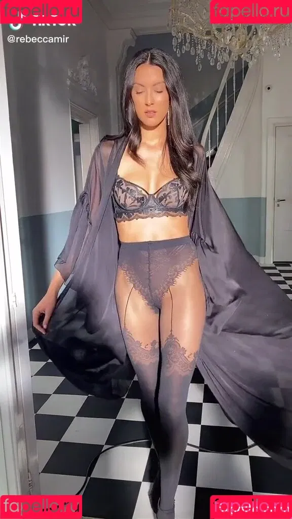 Rebecca Mir / sarahtoninx9_ Onlyfans Photo Gallery 