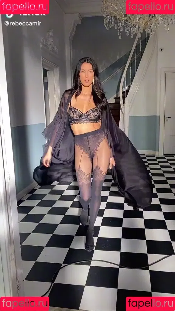 Rebecca Mir / sarahtoninx9_ Onlyfans Photo Gallery 