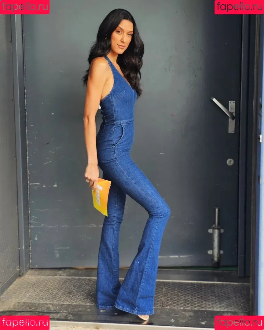 Rebecca Mir / sarahtoninx9_ Onlyfans Photo Gallery 