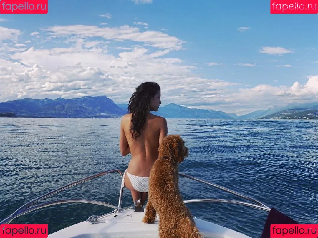 Rebecca Mir / sarahtoninx9_ Onlyfans Photo Gallery 