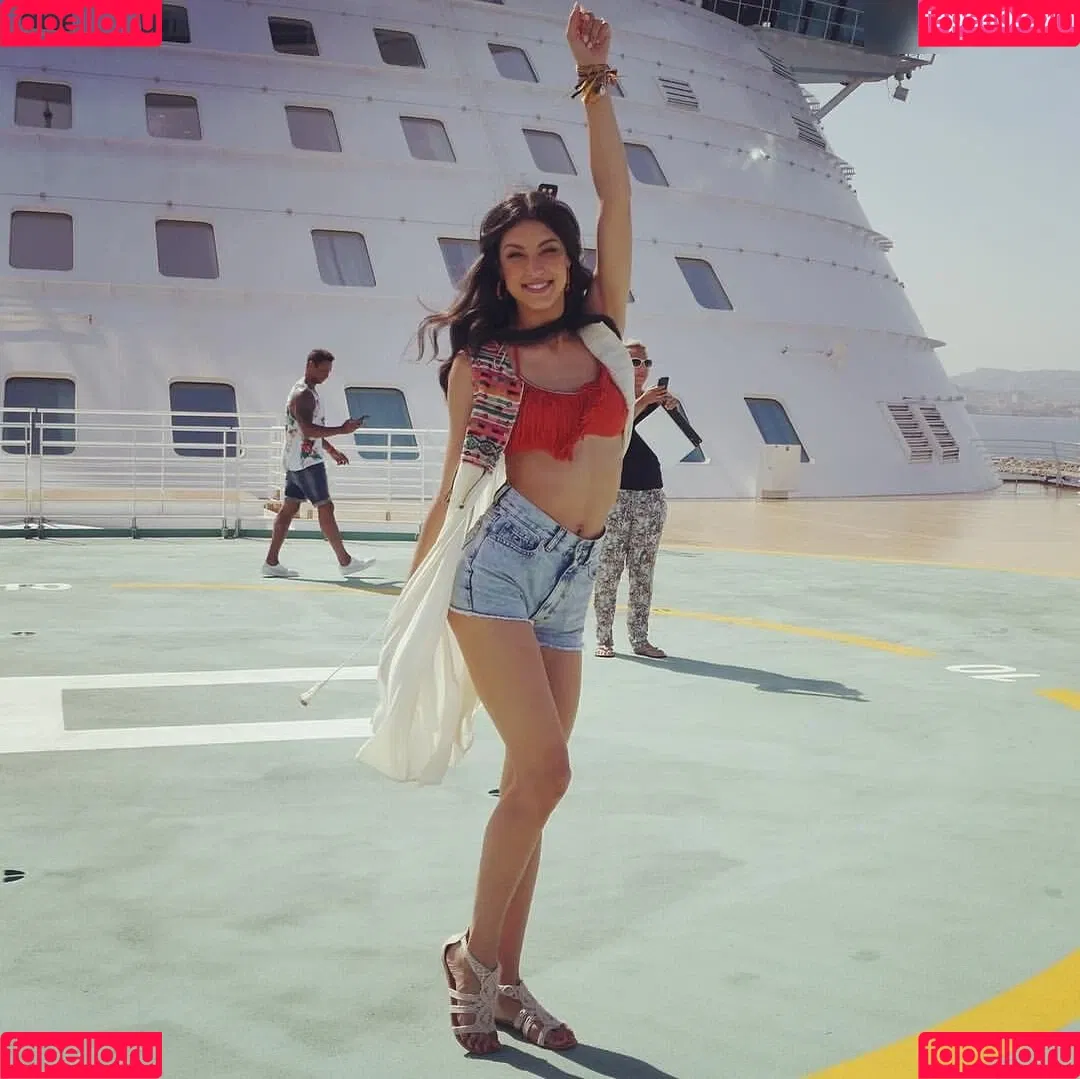 Rebecca Mir / sarahtoninx9_ Onlyfans Photo Gallery 