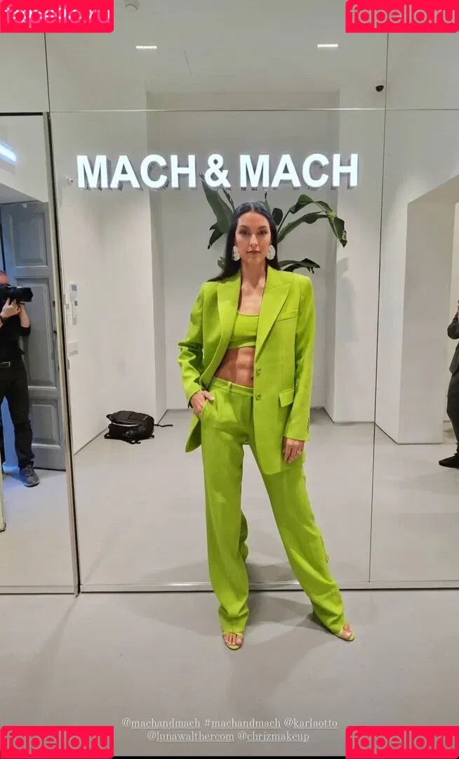 Rebecca Mir / sarahtoninx9_ Onlyfans Photo Gallery 