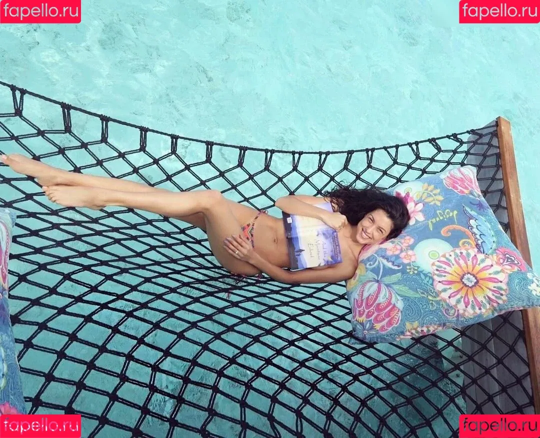 Rebecca Mir / sarahtoninx9_ Onlyfans Photo Gallery 