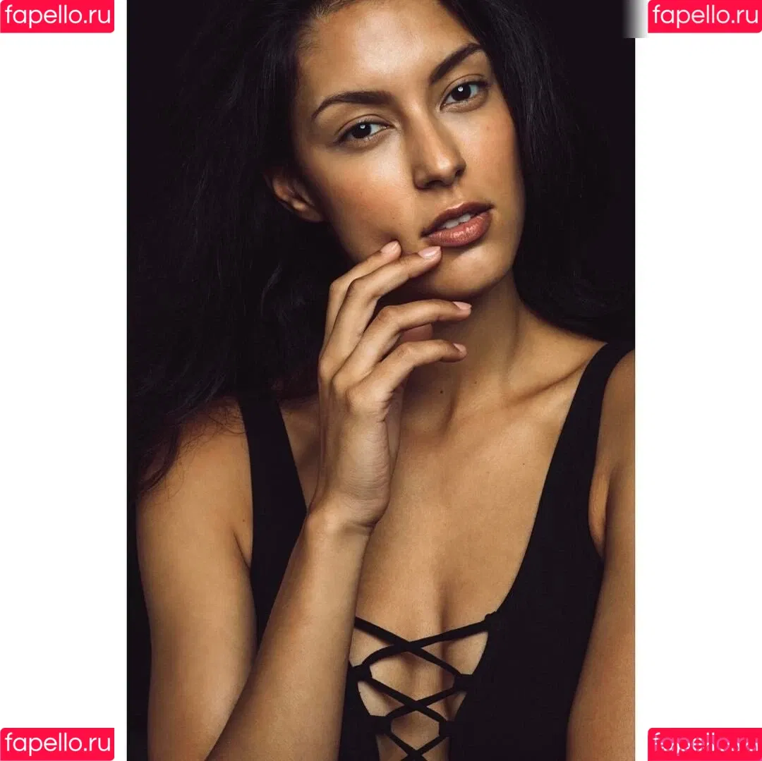 Rebecca Mir / sarahtoninx9_ Onlyfans Photo Gallery 