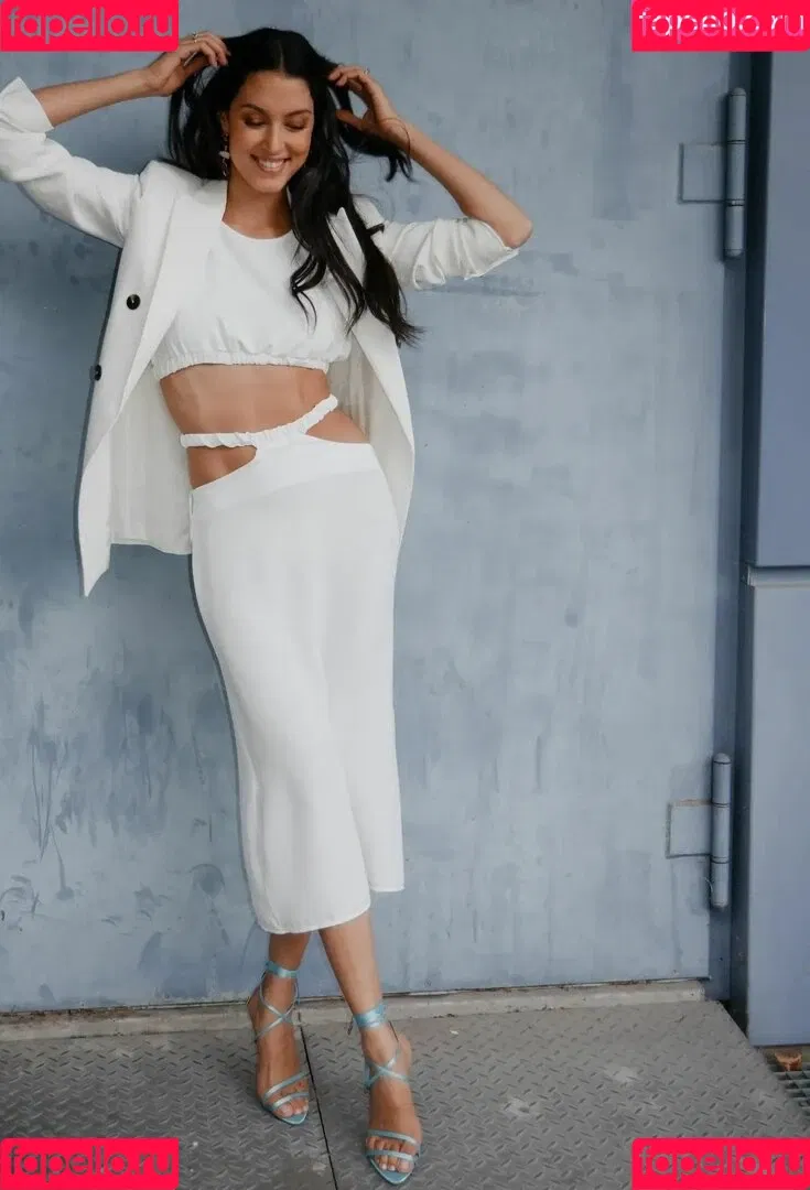 Rebecca Mir / sarahtoninx9_ Onlyfans Photo Gallery 