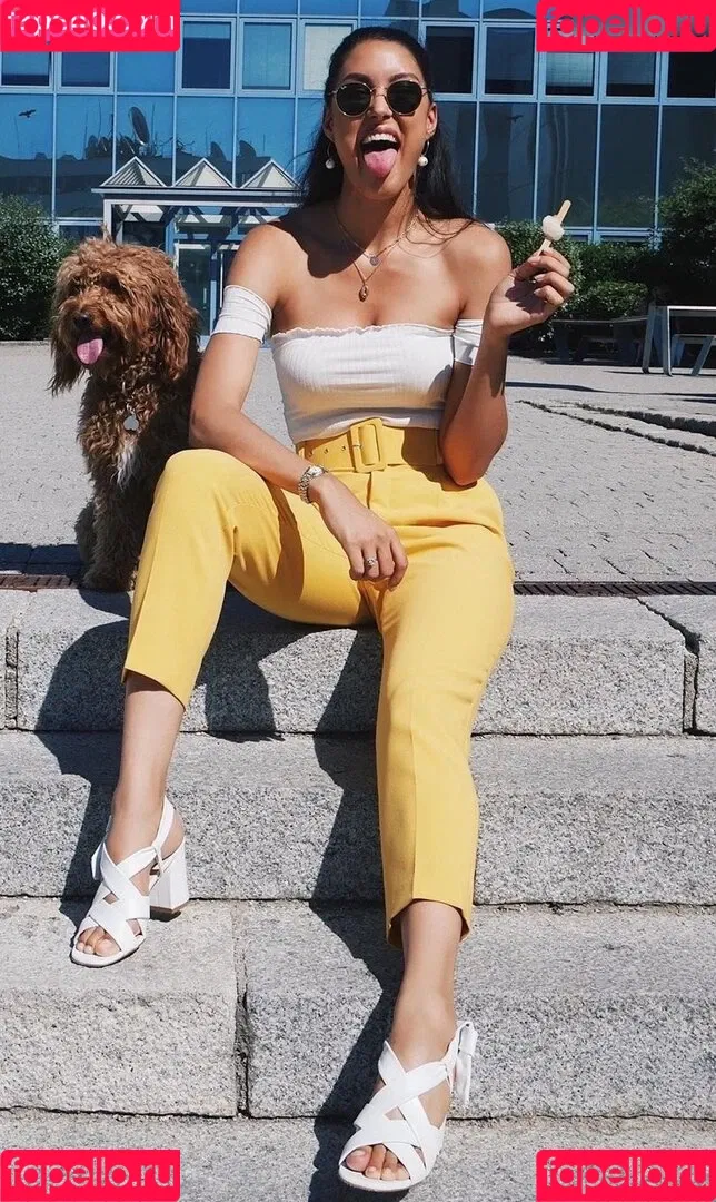 Rebecca Mir / sarahtoninx9_ Onlyfans Photo Gallery 