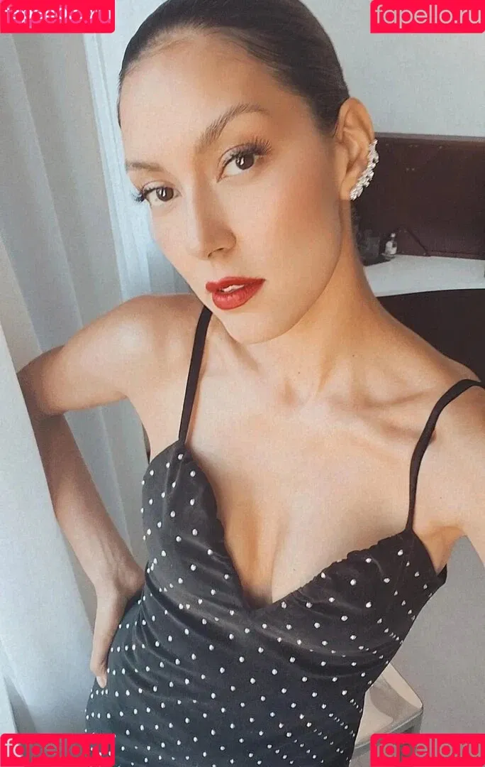 Rebecca Mir / sarahtoninx9_ Onlyfans Photo Gallery 