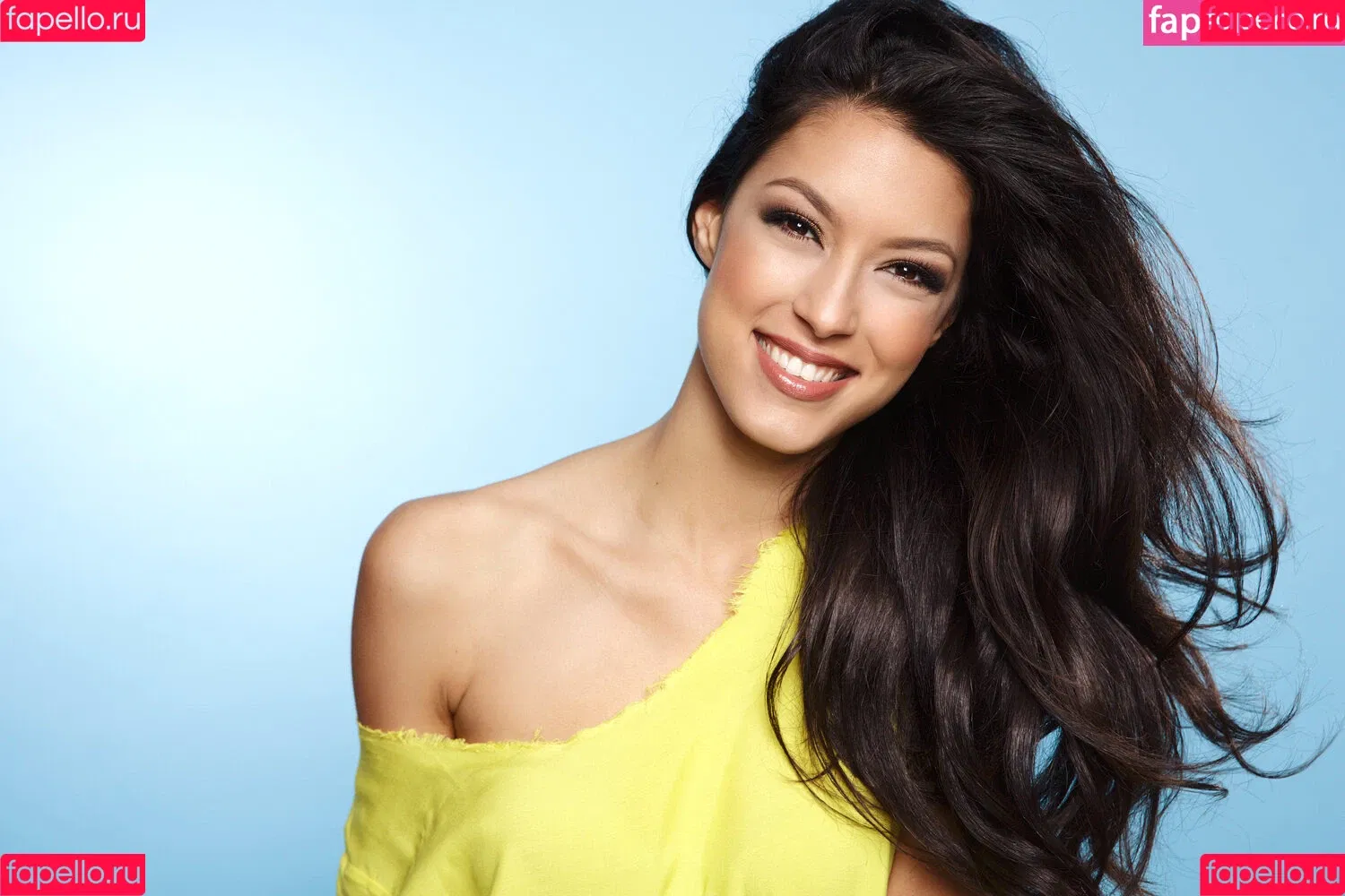 Rebecca Mir / sarahtoninx9_ Onlyfans Photo Gallery 