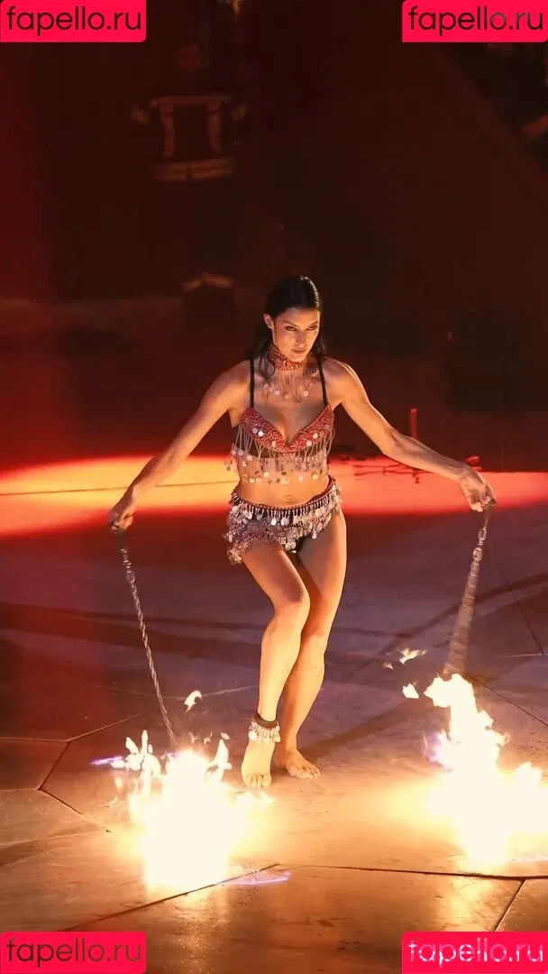 Rebecca Mir / sarahtoninx9_ Onlyfans Photo Gallery 