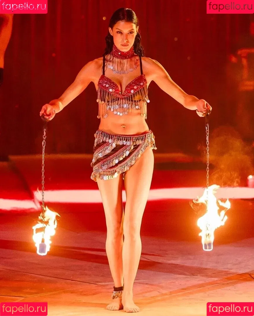 Rebecca Mir / sarahtoninx9_ Onlyfans Photo Gallery 