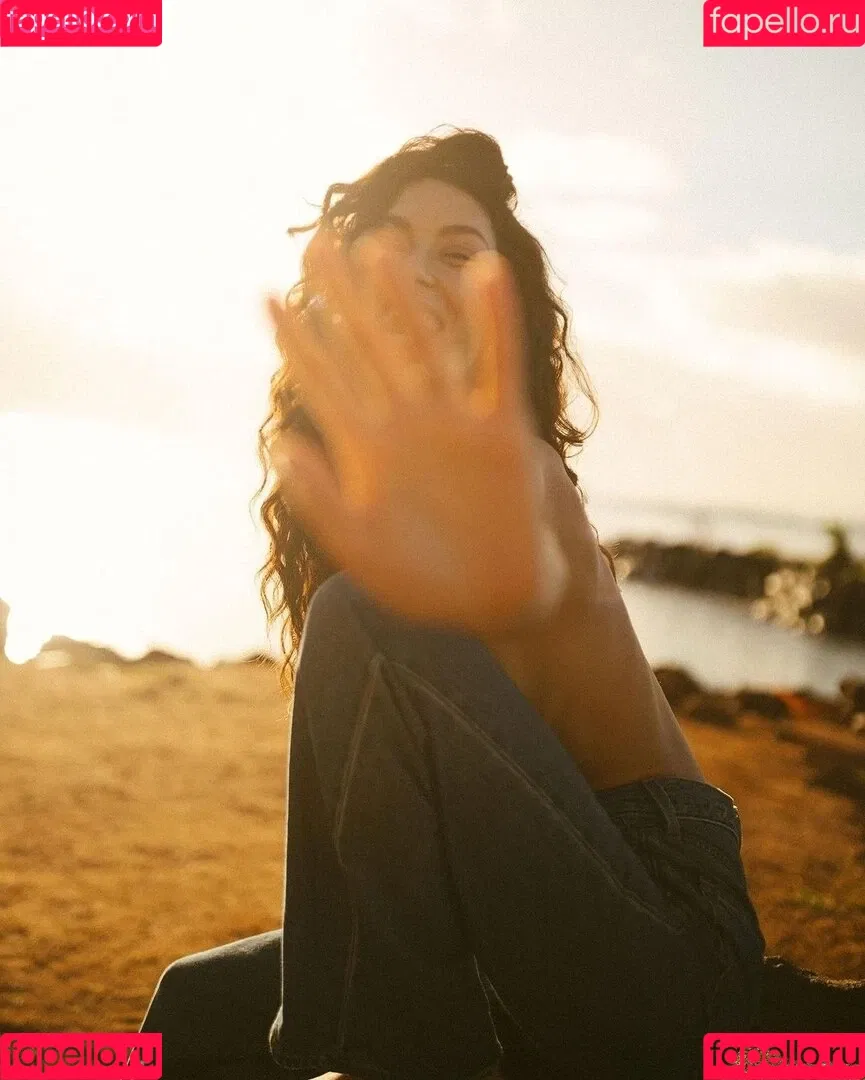 Rebecca Mir / sarahtoninx9_ Onlyfans Photo Gallery 