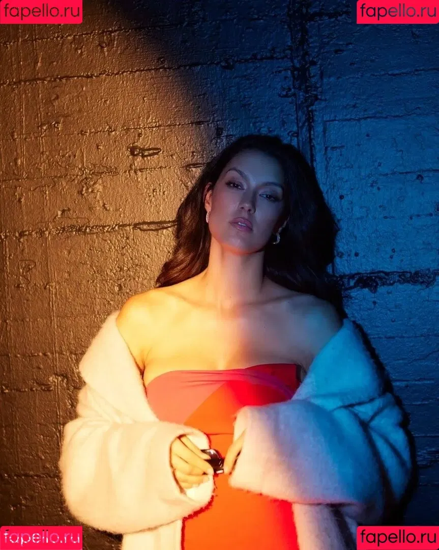 Rebecca Mir / sarahtoninx9_ Onlyfans Photo Gallery 