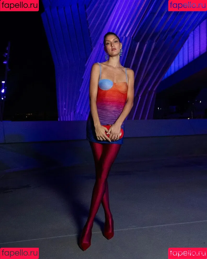 Rebecca Mir / sarahtoninx9_ Onlyfans Photo Gallery 