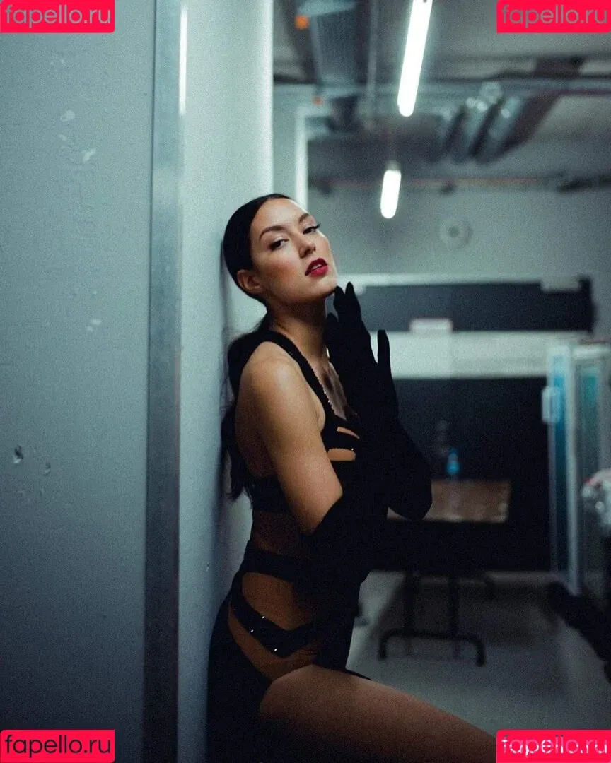 Rebecca Mir / sarahtoninx9_ Onlyfans Photo Gallery 