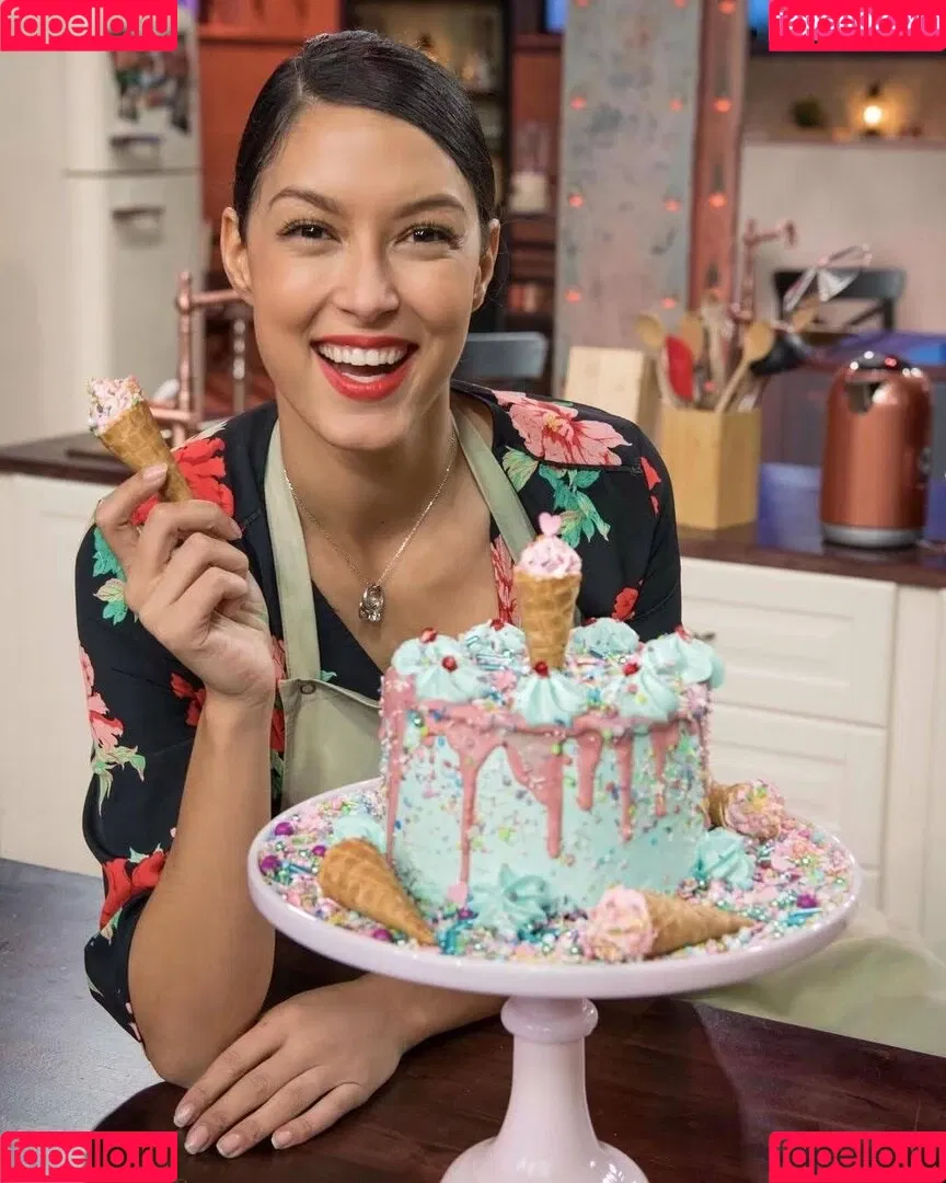 Rebecca Mir / sarahtoninx9_ Onlyfans Photo Gallery 