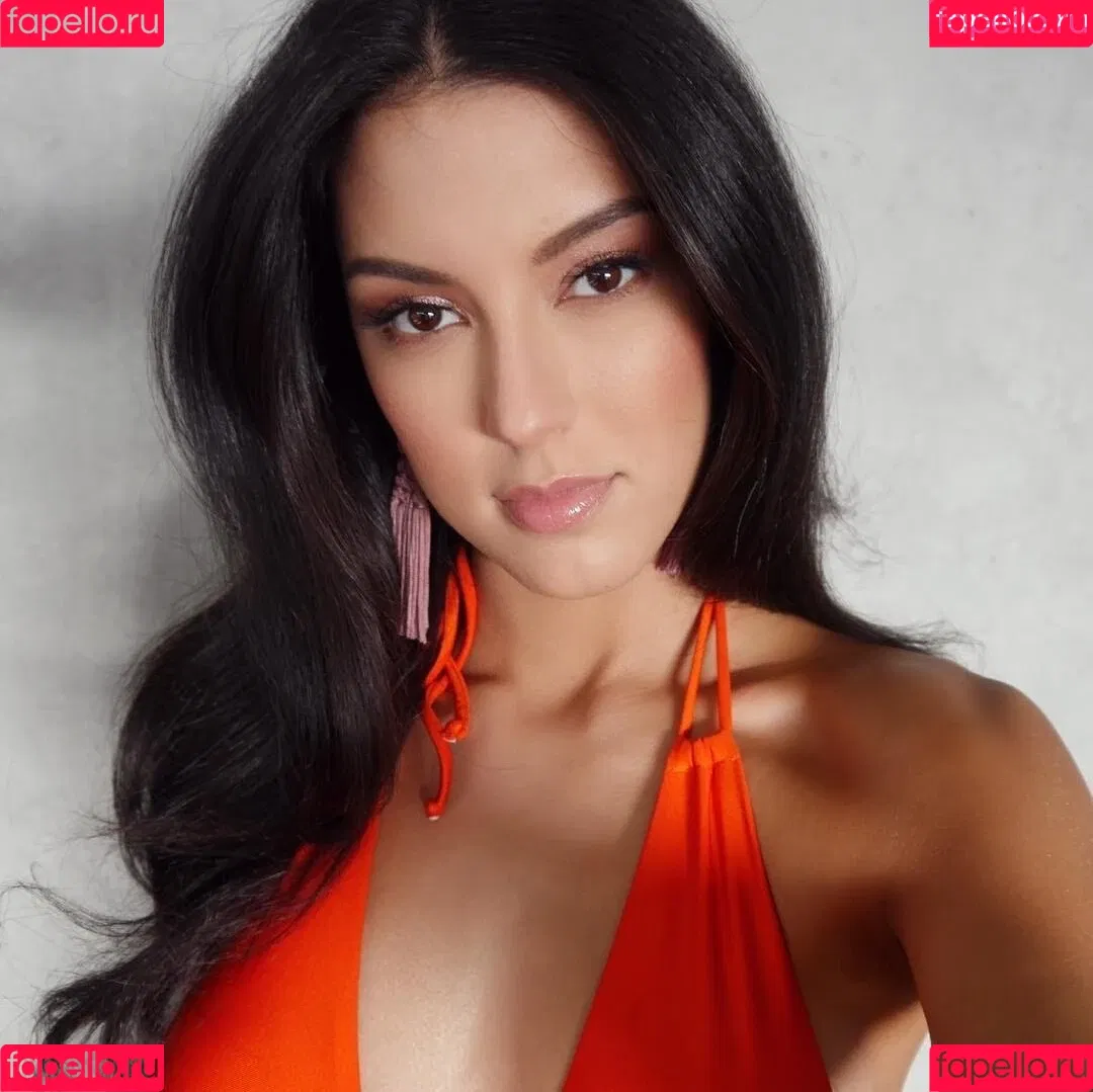 Rebecca Mir / sarahtoninx9_ Onlyfans Photo Gallery 