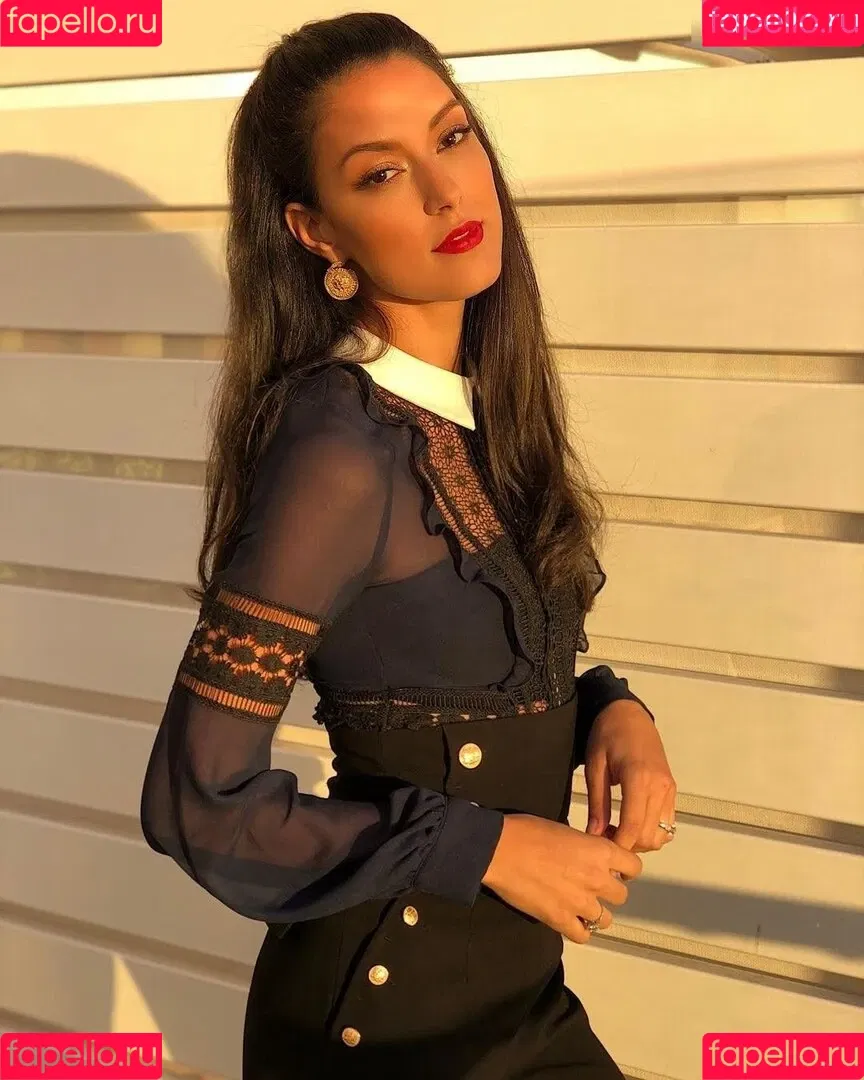 Rebecca Mir / sarahtoninx9_ Onlyfans Photo Gallery 