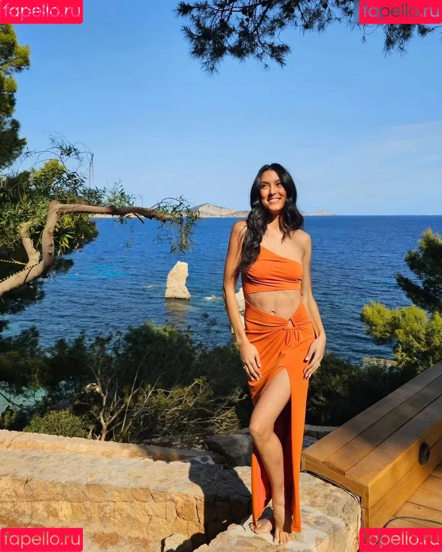 Rebecca Mir / sarahtoninx9_ Onlyfans Photo Gallery 