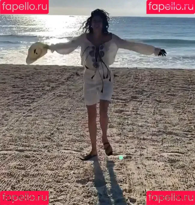 Rebecca Mir / sarahtoninx9_ Onlyfans Photo Gallery 