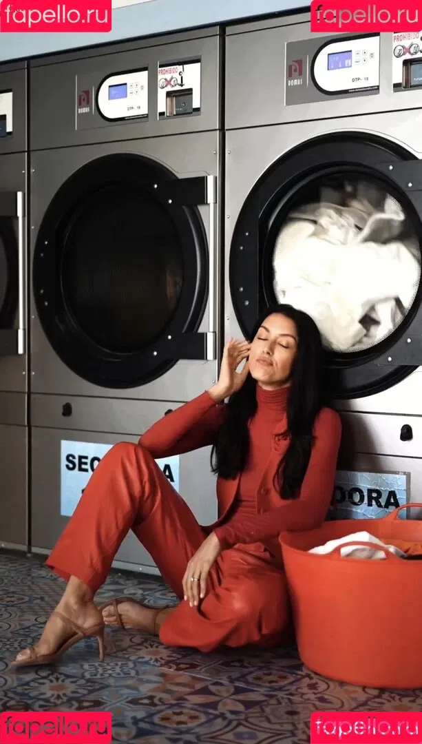 Rebecca Mir / sarahtoninx9_ Onlyfans Photo Gallery 