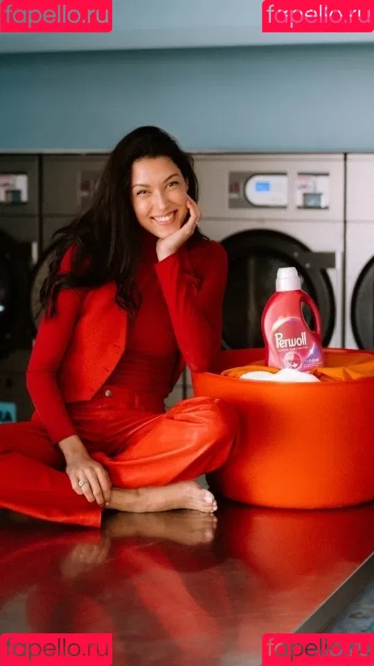 Rebecca Mir / sarahtoninx9_ Onlyfans Photo Gallery 