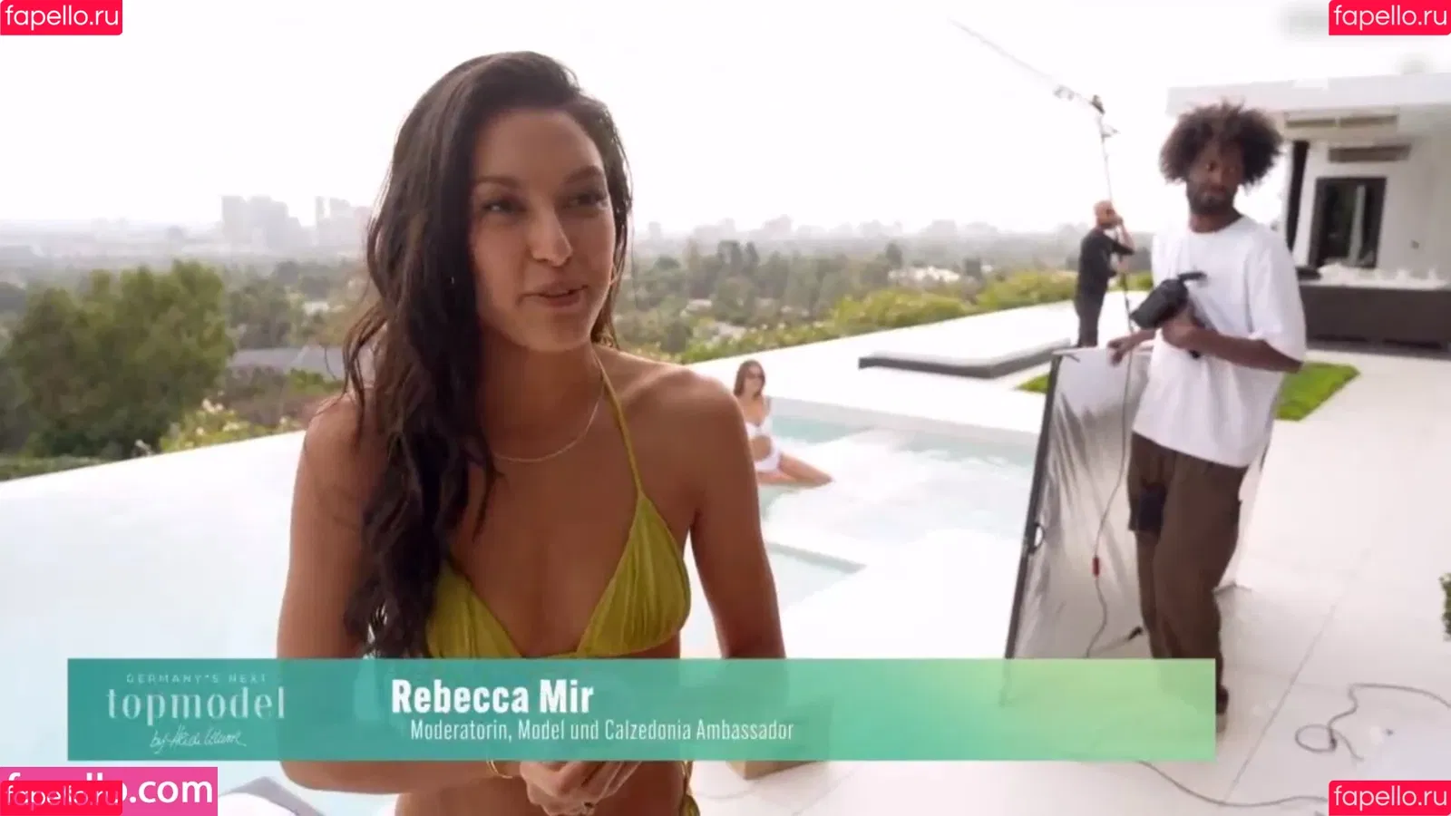 Rebecca Mir / sarahtoninx9_ Onlyfans Photo Gallery 