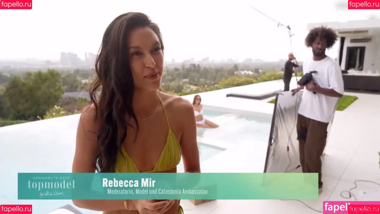 Rebecca Mir / sarahtoninx9_ Onlyfans Photo Gallery 