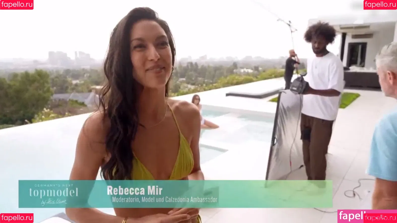 Rebecca Mir / sarahtoninx9_ Onlyfans Photo Gallery 