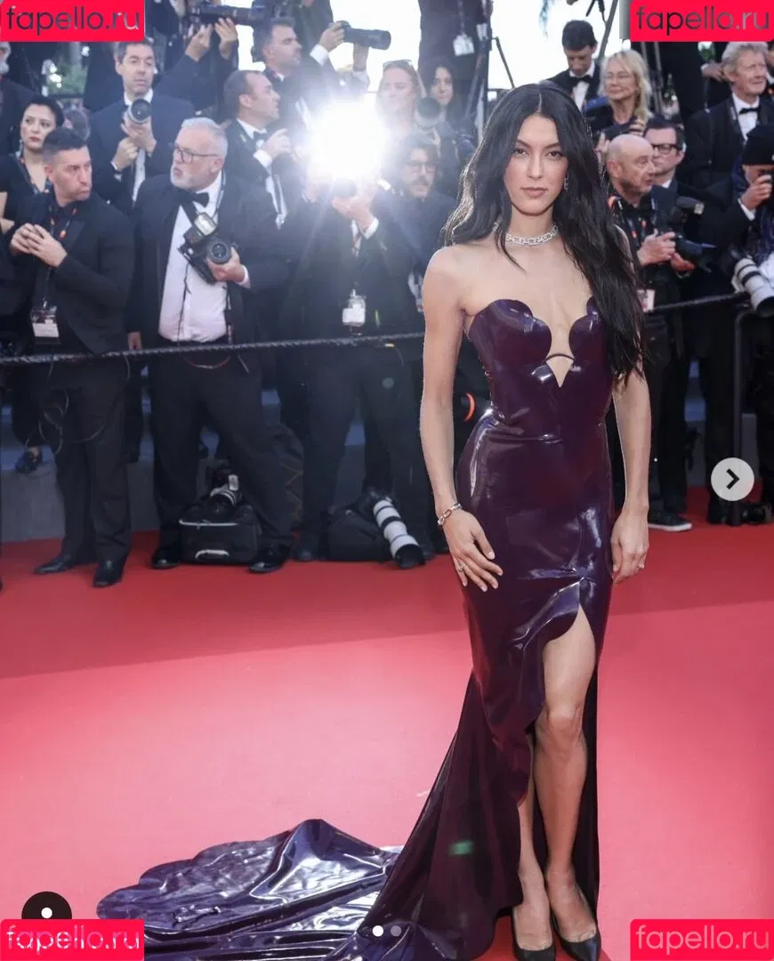 Rebecca Mir / sarahtoninx9_ Onlyfans Photo Gallery 