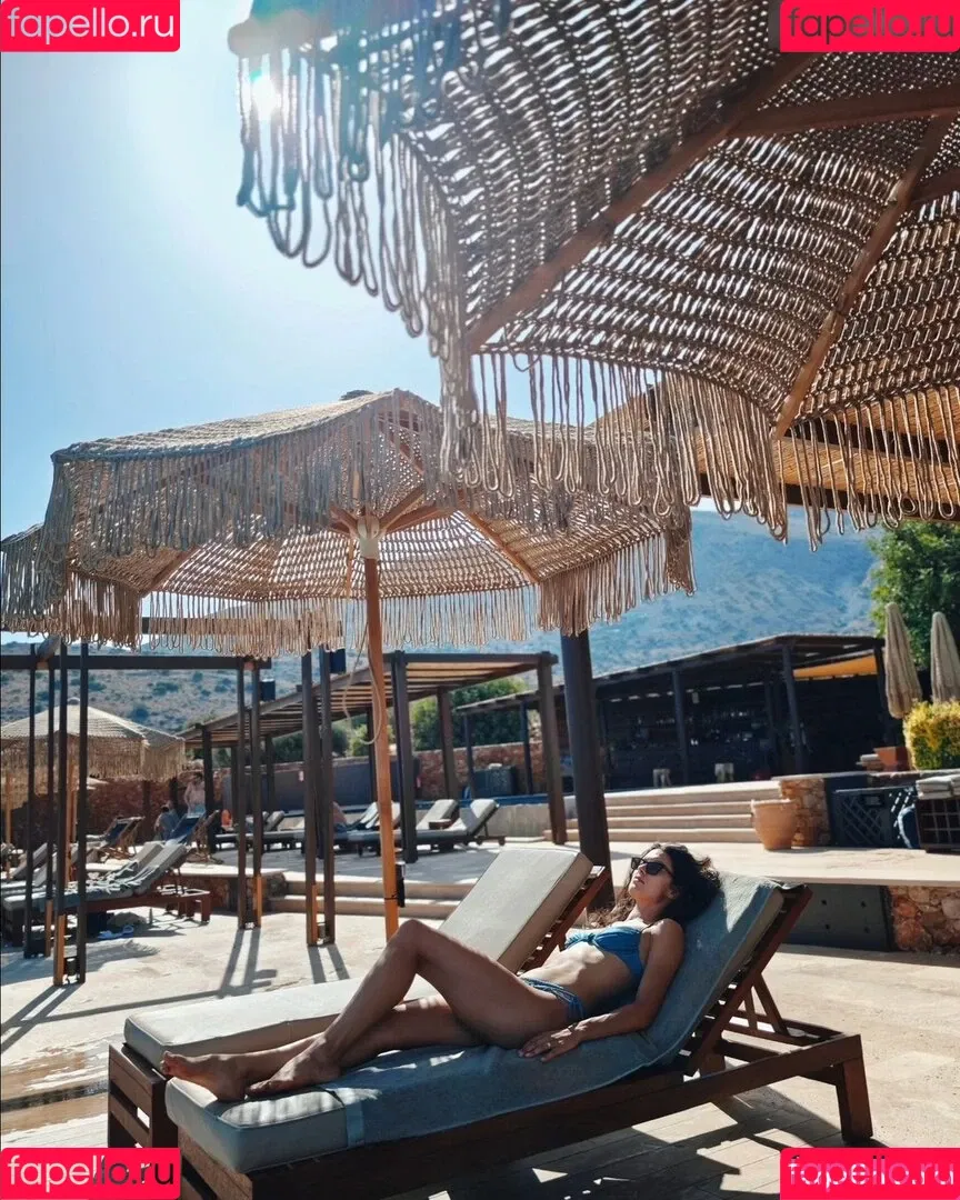 Rebecca Mir / sarahtoninx9_ Onlyfans Photo Gallery 