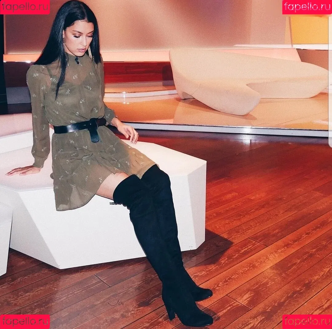 Rebecca Mir / sarahtoninx9_ Onlyfans Photo Gallery 