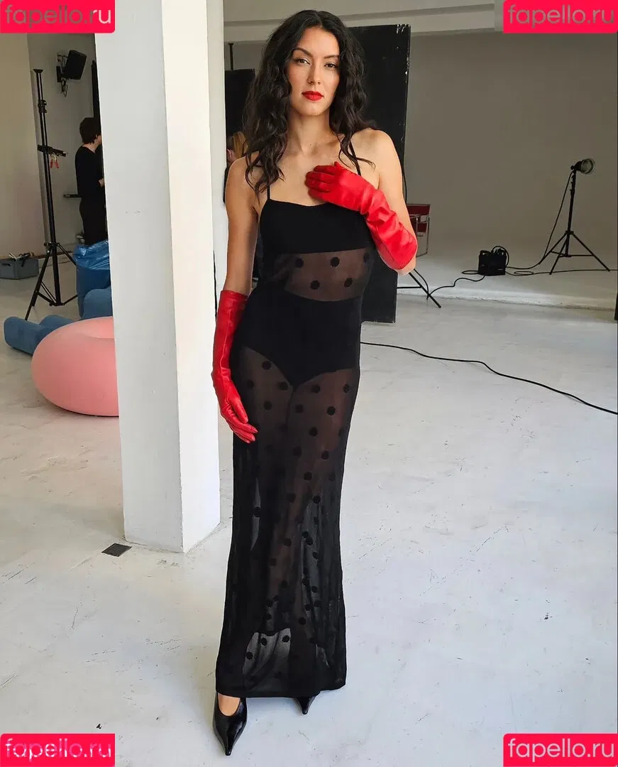 Rebecca Mir / sarahtoninx9_ Onlyfans Photo Gallery 