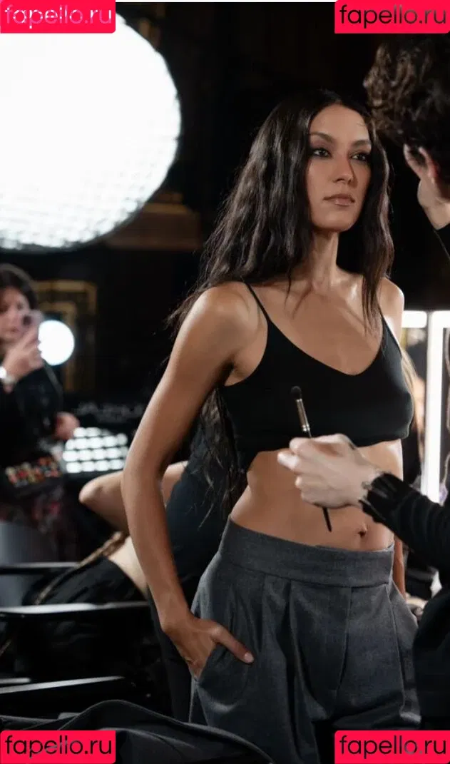 Rebecca Mir / sarahtoninx9_ Onlyfans Photo Gallery 