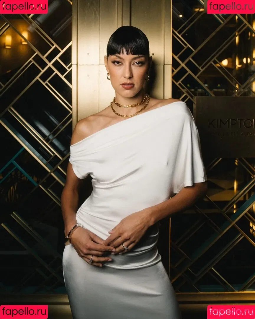 Rebecca Mir / sarahtoninx9_ Onlyfans Photo Gallery 