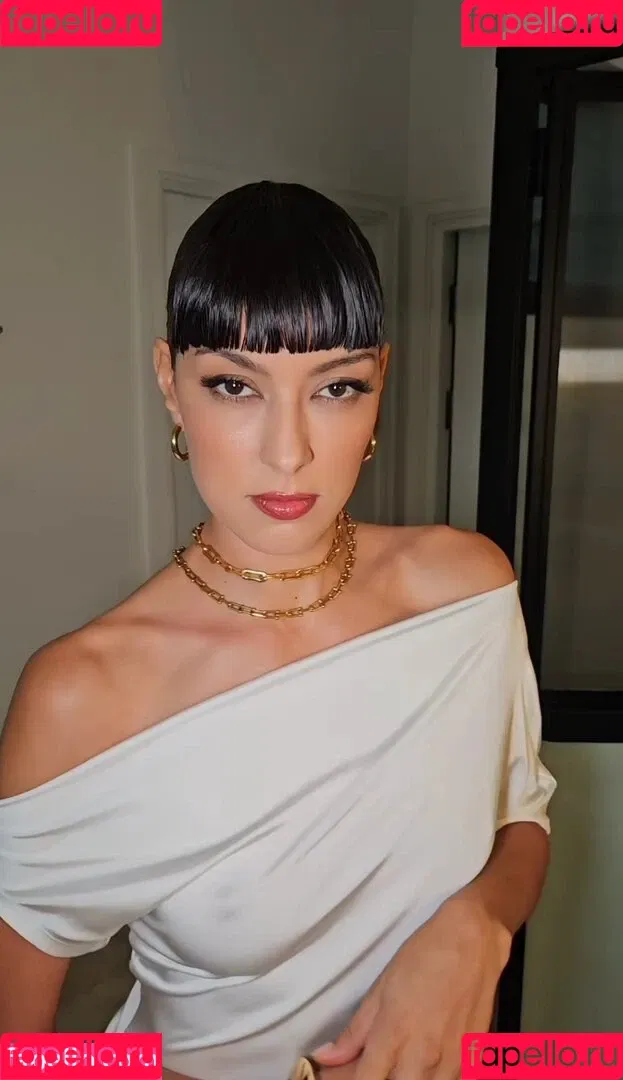 Rebecca Mir / sarahtoninx9_ Onlyfans Photo Gallery 