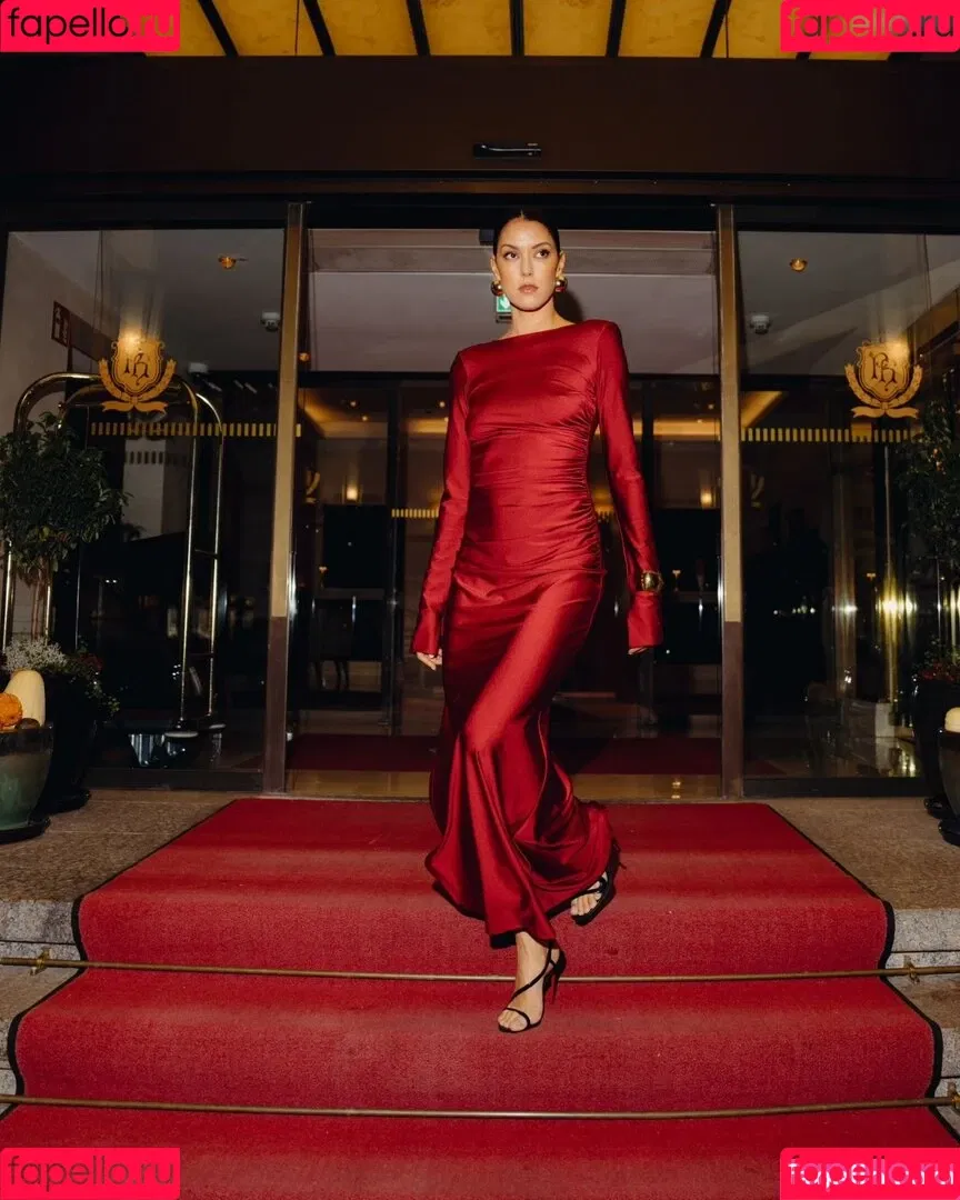 Rebecca Mir / sarahtoninx9_ Onlyfans Photo Gallery 