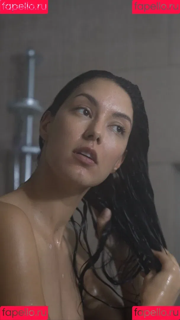 Rebecca Mir / sarahtoninx9_ Onlyfans Photo Gallery 