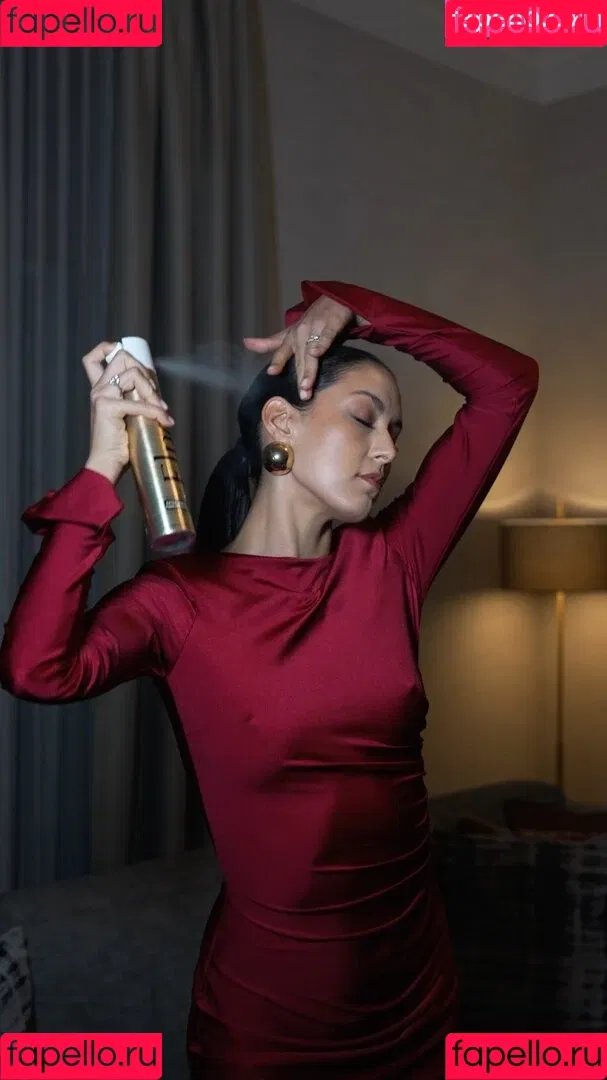 Rebecca Mir / sarahtoninx9_ Onlyfans Photo Gallery 